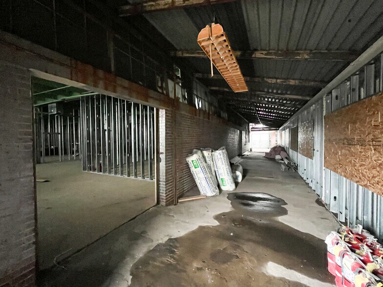 More Photos Of 355 W Main St, Newark Warehouse For Lease