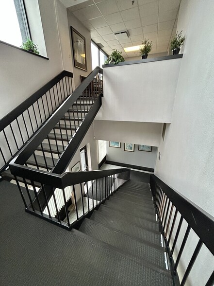 More Photos Of 333 E Ohio St, Indianapolis Medical For Lease