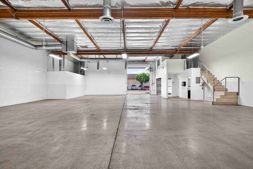 Primary Photo Of 12455 Branford St, Pacoima Warehouse For Sale