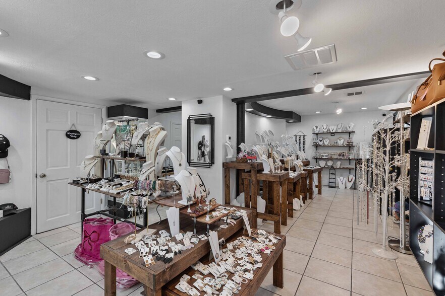 More Photos Of 439-441 Beaver St, Sewickley Storefront Retail Office For Sale