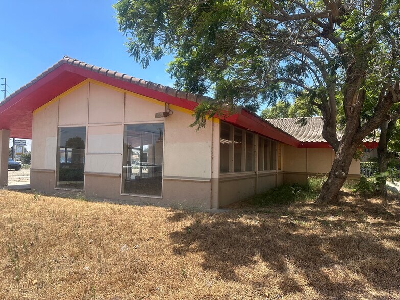 More Photos Of 2805 Vineyard Ave, Oxnard Freestanding For Sale