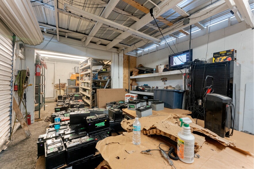 More Photos Of 1814 S Parsons Ave, Seffner Auto Dealership For Sale