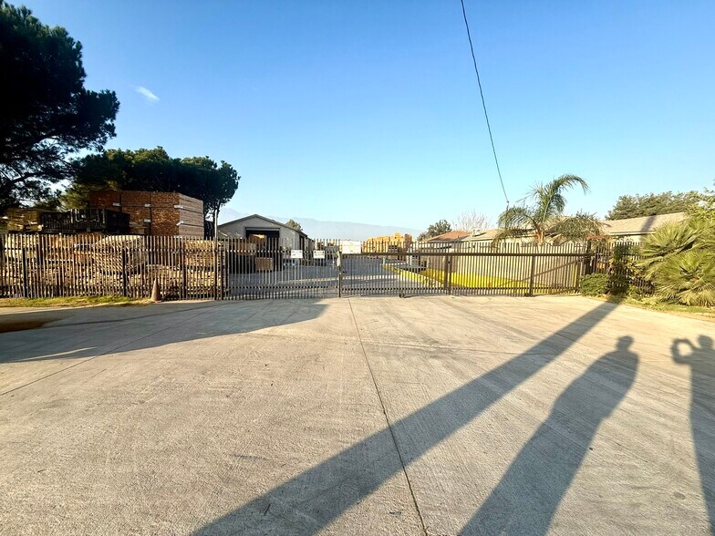 More Photos Of 13664 Whittram Ave, Fontana Specialty For Sale