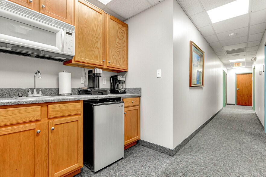 More Photos Of 5368-5380 Twin Hickory Rd, Glen Allen Flex For Sale