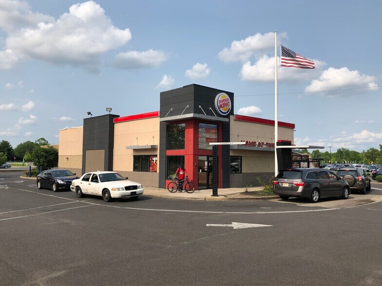 More Photos Of 1702 Nottingham Way, Hamilton Unknown For Lease