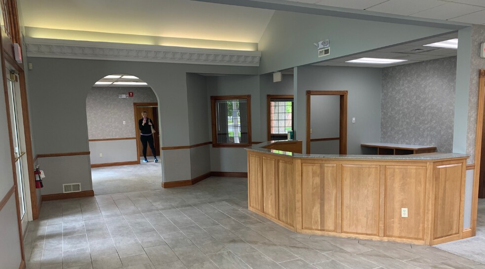 More Photos Of 328 Bay Rd, Queensbury Medical For Sale