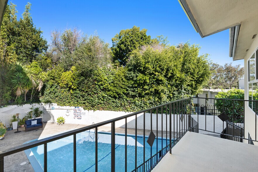 More Photos Of 3410 Club Dr, Los Angeles Apartments For Sale