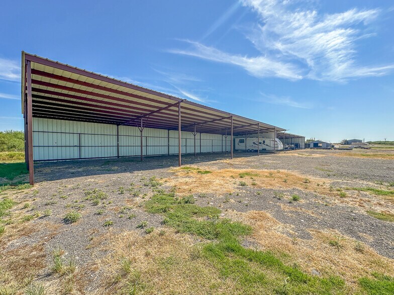 More Photos Of 9672 Seymour hwy, Wichita Falls Self Storage For Sale