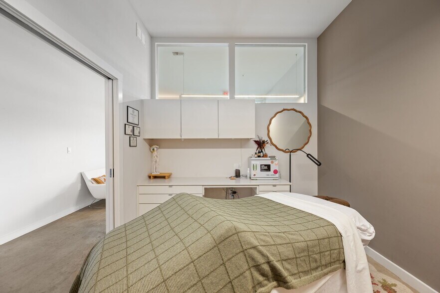 More Photos Of 2235 E 6th St, Austin Apartments For Sale