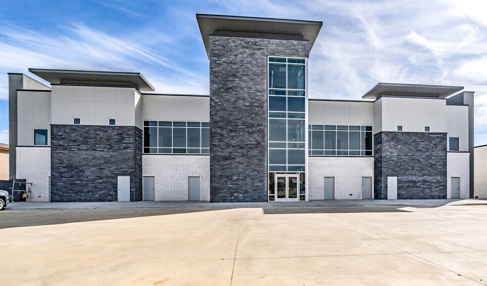 More Photos Of 350 Matlock Rd, Mansfield Unknown For Lease