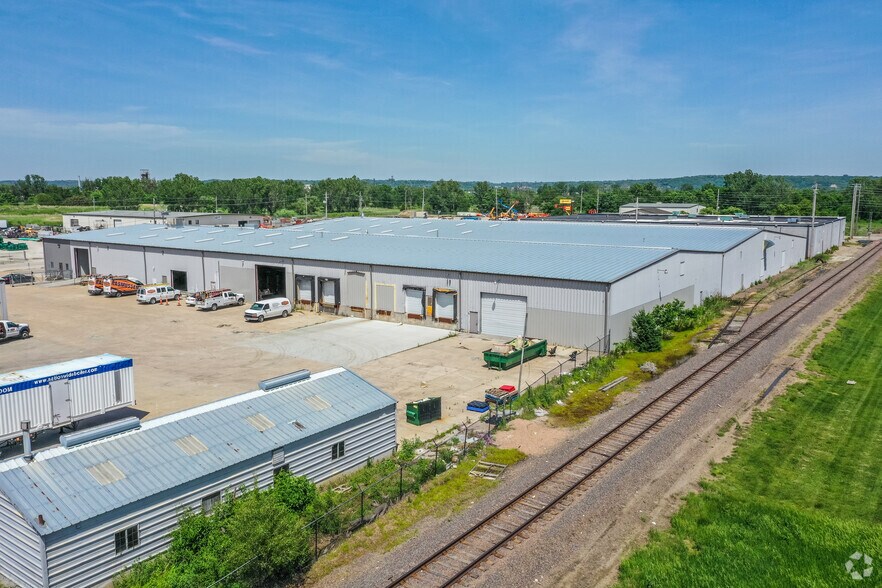More Photos Of 3211 Nebraska Ave, Council Bluffs Warehouse For Lease