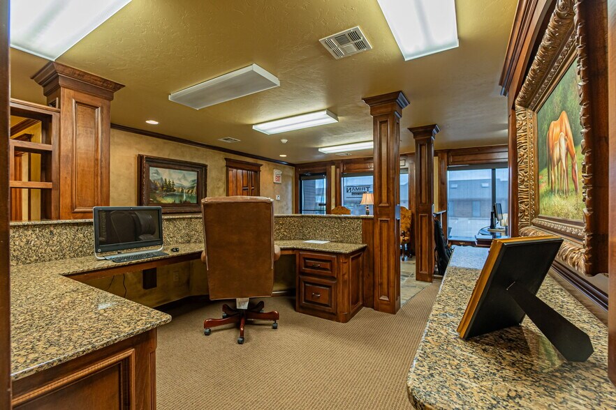 More Photos Of 1530 SW 89th St, Oklahoma City Office For Sale