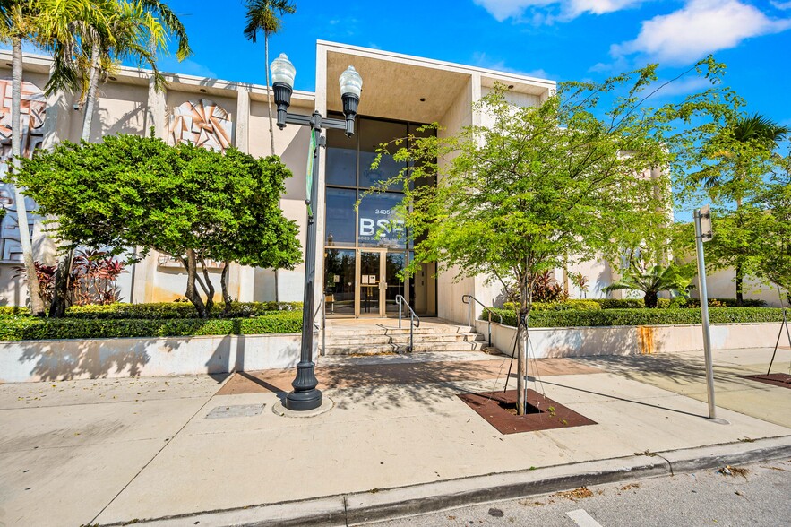 More Photos Of 2435 Hollywood Blvd, Hollywood Medical For Sale