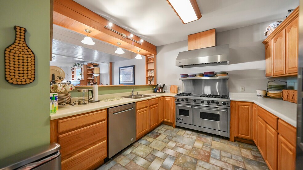 More Photos Of 1117 Dogwood Rd, Lake Ozark Multifamily For Sale