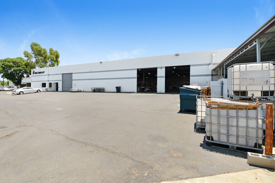 More Photos Of 1734 W Sequoia Ave, Orange Manufacturing For Lease