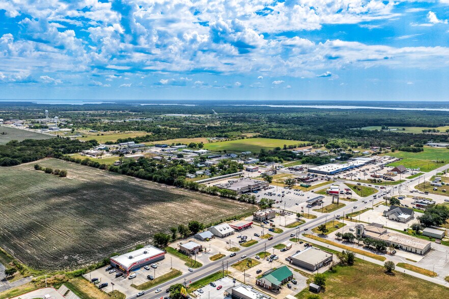 More Photos Of 8883-8885 State Highway 34 S, Quinlan Office For Lease