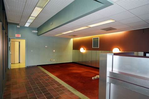 More Photos Of 8389 Mayfield Rd, Chesterland Storefront For Lease