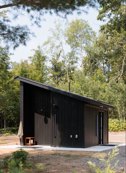 More Photos Of 9239 E 8 Mile Rd, Luther Hotel For Sale