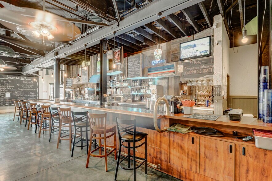 More Photos Of 922-926 Victorian Ave, Sparks General Retail For Sale