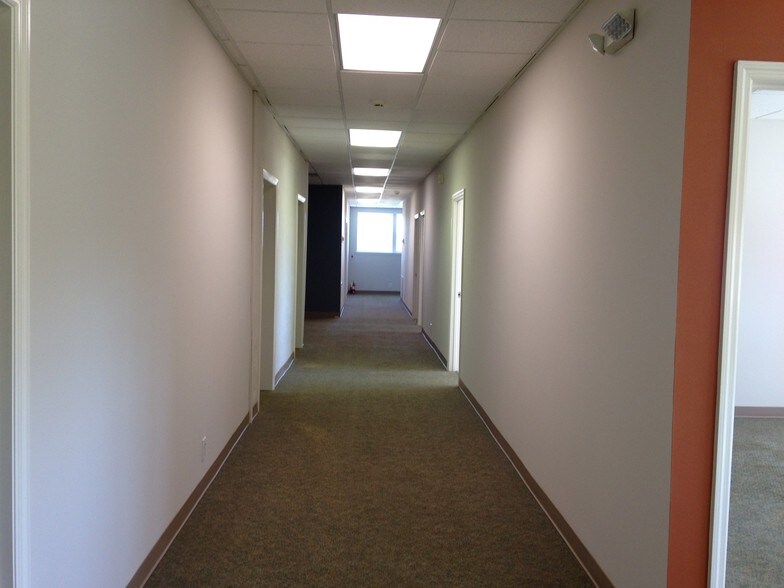 More Photos Of 714 W Main St, Murfreesboro Warehouse For Lease