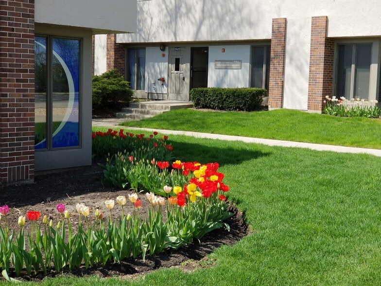 More Photos Of 1117 S Milwaukee Ave, Libertyville Unknown For Lease