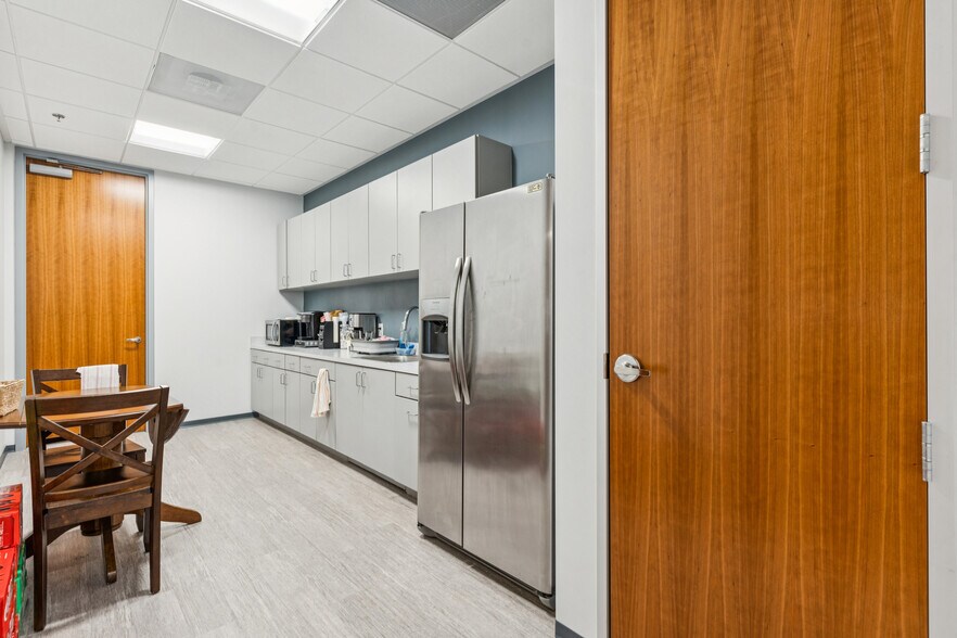 More Photos Of 235 Magrath Darby Blvd, Mount Pleasant Office For Lease
