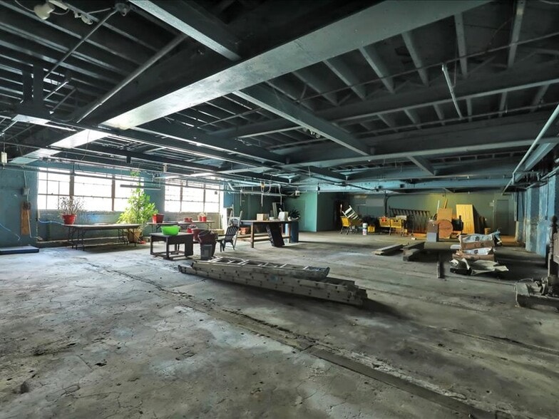 More Photos Of 1524 Friedensburg Rd, Reading Storefront Retail Residential For Sale