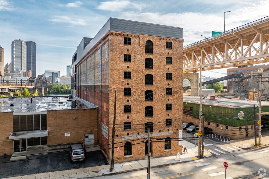 More Photos Of 59 S 2nd St, Pittsburgh Storefront For Lease