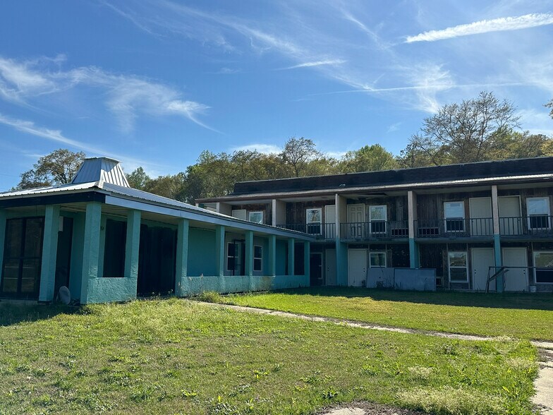 More Photos Of 1010 N Eufaula Ave, Eufaula Hotel For Sale