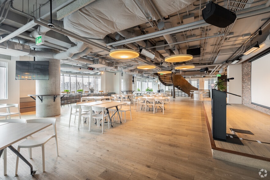 More Photos Of 150 Elgin St, Ottawa Office For Sale