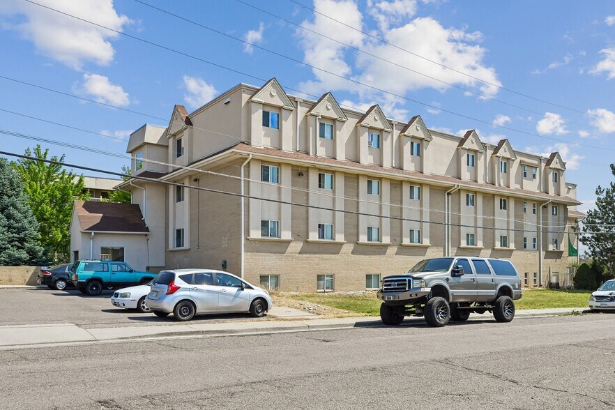 More Photos Of 7655 W 67th Ave, Arvada Apartments For Sale