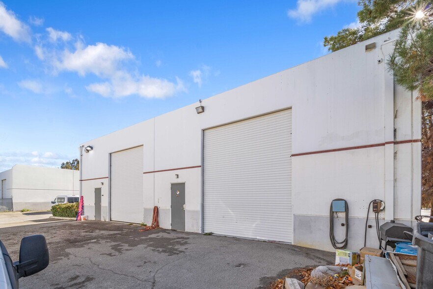 More Photos Of 647 W Avenue L 14, Lancaster Service For Lease