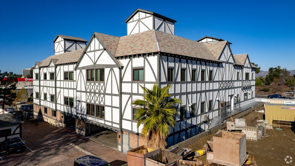 Primary Photo Of 20631 Ventura Blvd, Woodland Hills Office For Lease