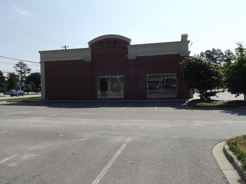More Photos Of 699 Bultman Dr, Sumter Storefront Retail Office For Lease