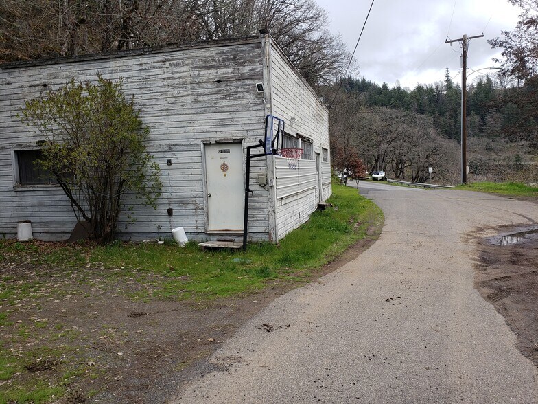 More Photos Of 63281 WA-14, Underwood Flex For Sale