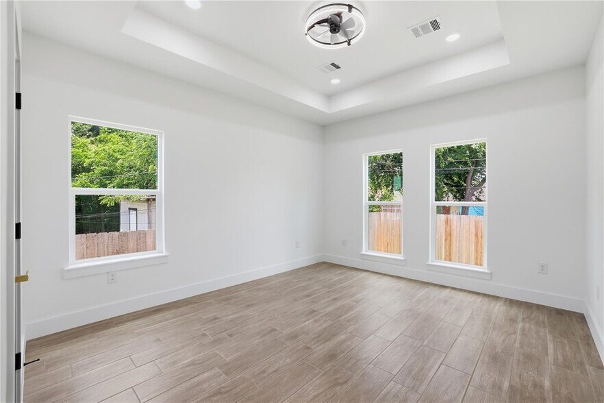More Photos Of 5515 Elm Springs Dr, Houston Apartments For Sale