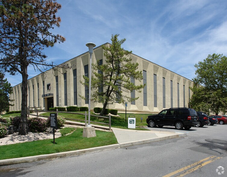 More Photos Of 150 Clearbrook Rd, Elmsford Light Manufacturing For Lease