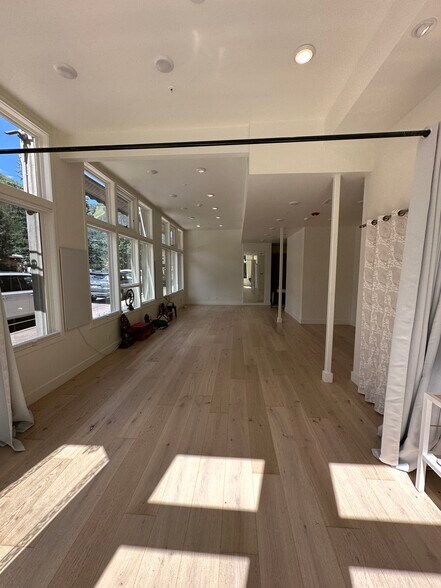 More Photos Of 395 Colorado, Telluride Storefront Retail Office For Lease