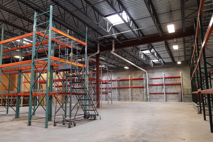 More Photos Of 117 Game Rd, Syracuse Warehouse For Lease