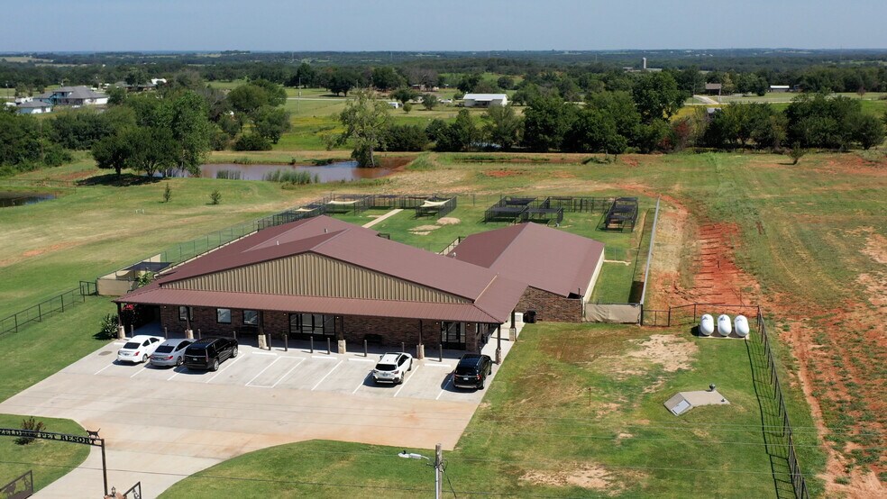 More Photos Of 39812 Hazel Dell Rd, Shawnee Veterinarian Kennel For Sale