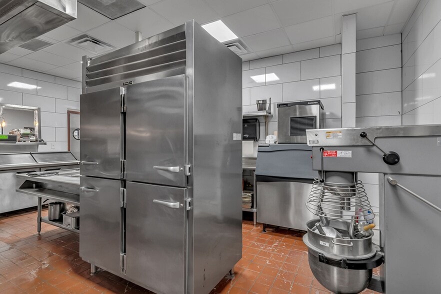 More Photos Of 7628 Corina Dr, Fort Worth Skating Rink For Sale