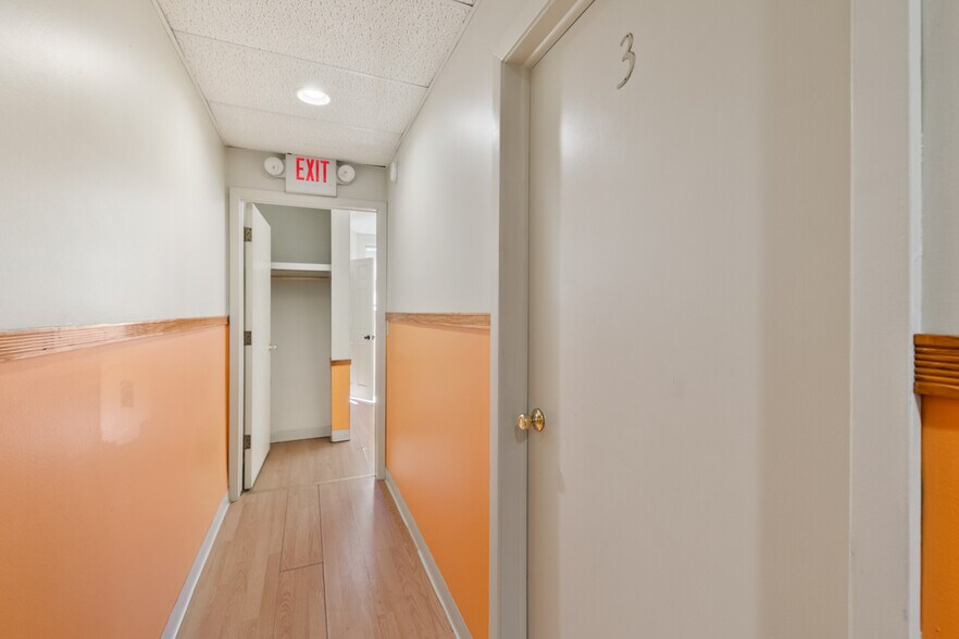 More Photos Of 2319 Vinton St, Omaha Office Residential For Sale