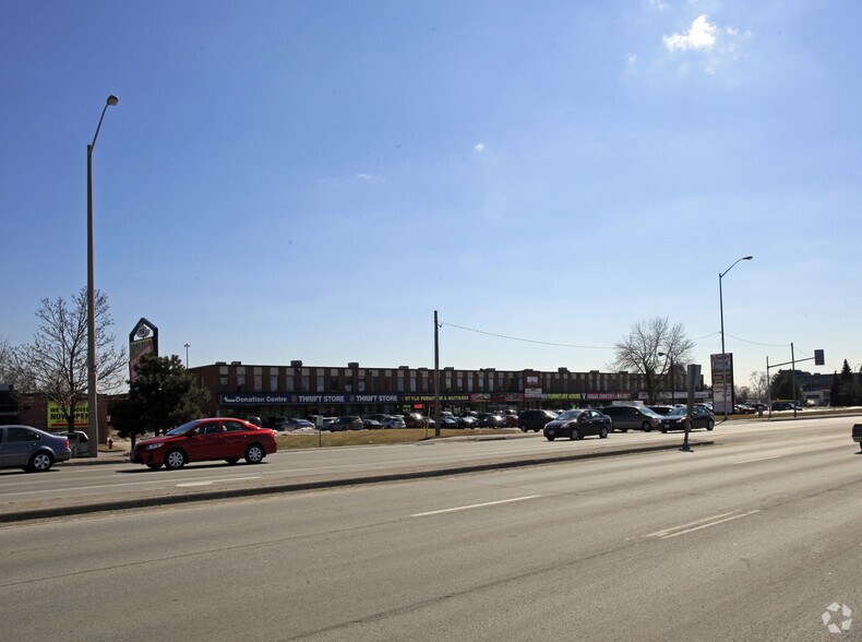 More Photos Of 1450-1458 Dundas St E, Mississauga Storefront Retail Office For Lease