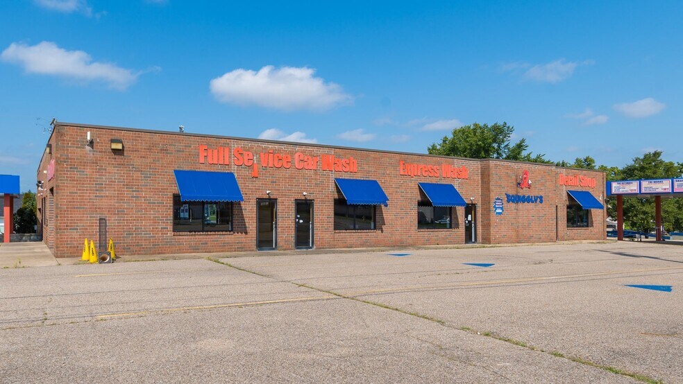 More Photos Of 2415 Maple Ave, Zanesville General Retail For Sale