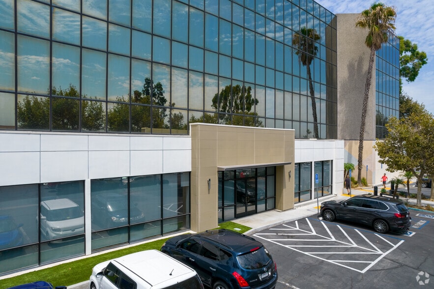 More Photos Of 337 N Vineyard Ave, Ontario Office Residential For Lease