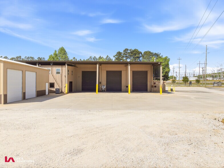 More Photos Of 1364 Candler Rd, Gainesville Truck Terminal For Lease