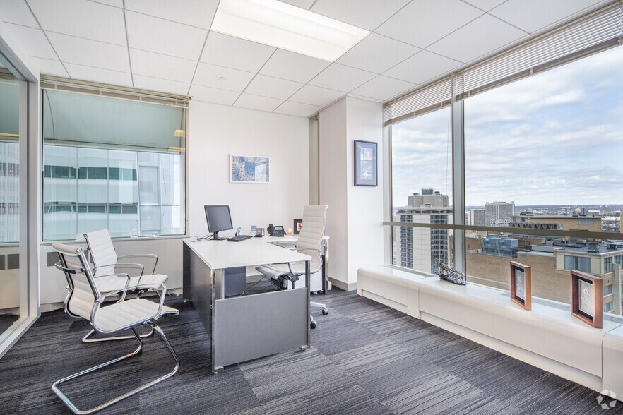 More Photos Of 1650 Arch St, Philadelphia Office For Sale