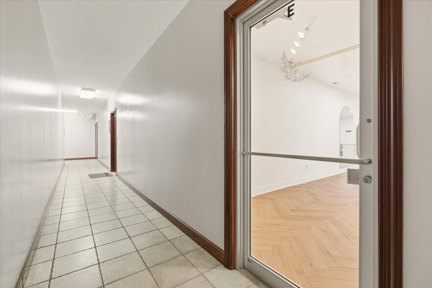 More Photos Of 1684 Venture Dr, Mount Vernon Office For Sale