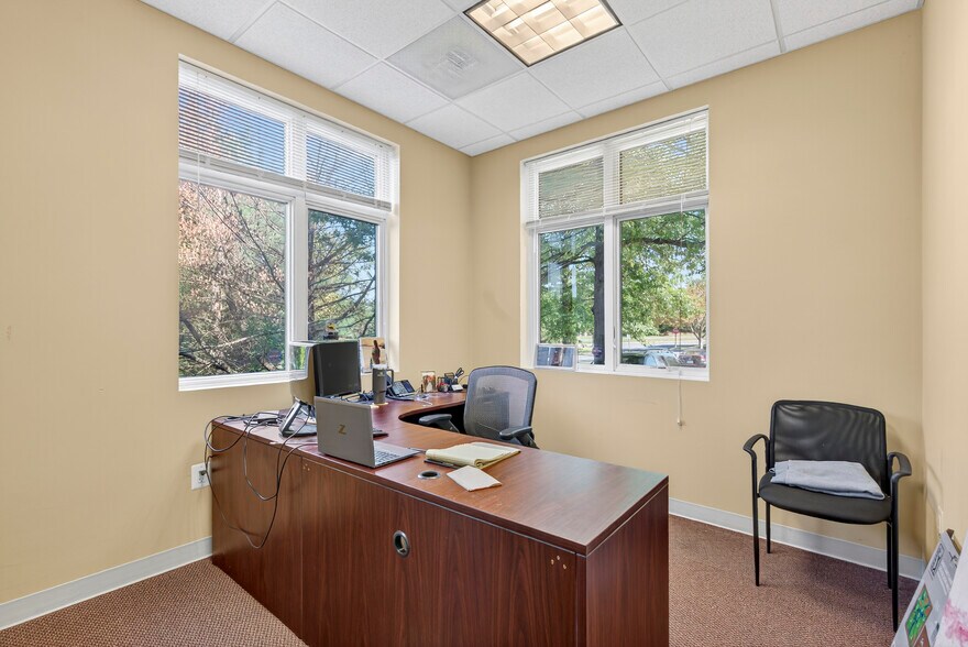 More Photos Of 46165 Westlake Dr, Sterling Medical For Sale