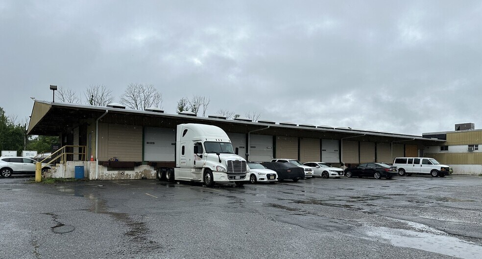 More Photos Of 15 Frontage Rd, Hampton Truck Terminal For Sale